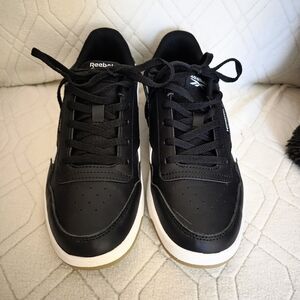 Reebok Womens Black Sneakers NWOT NEVER WORN